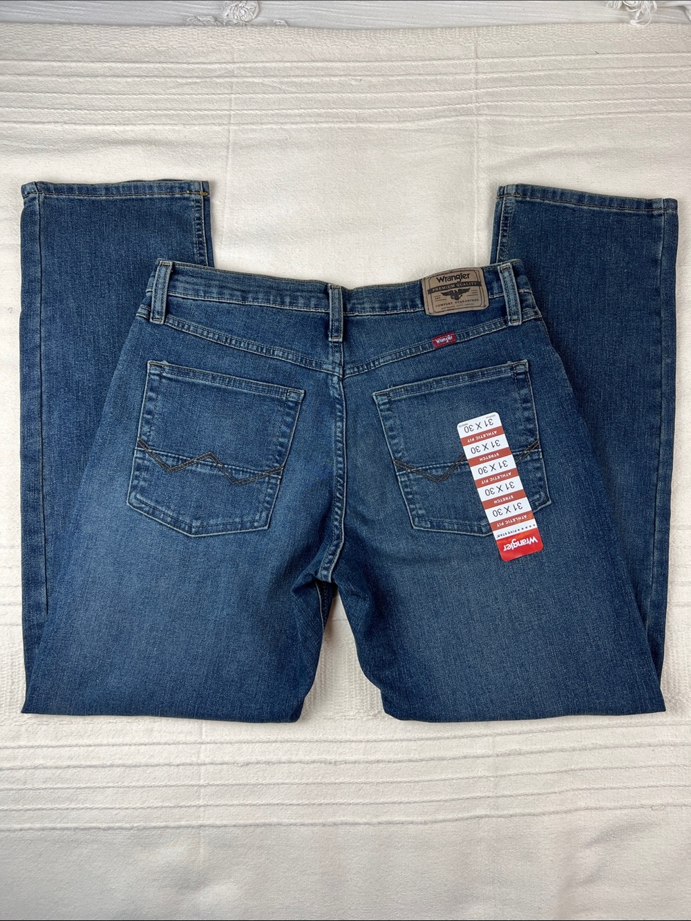 Wrangler Men's Indigo Straight-Leg Jeans Athletic fit, Stretch